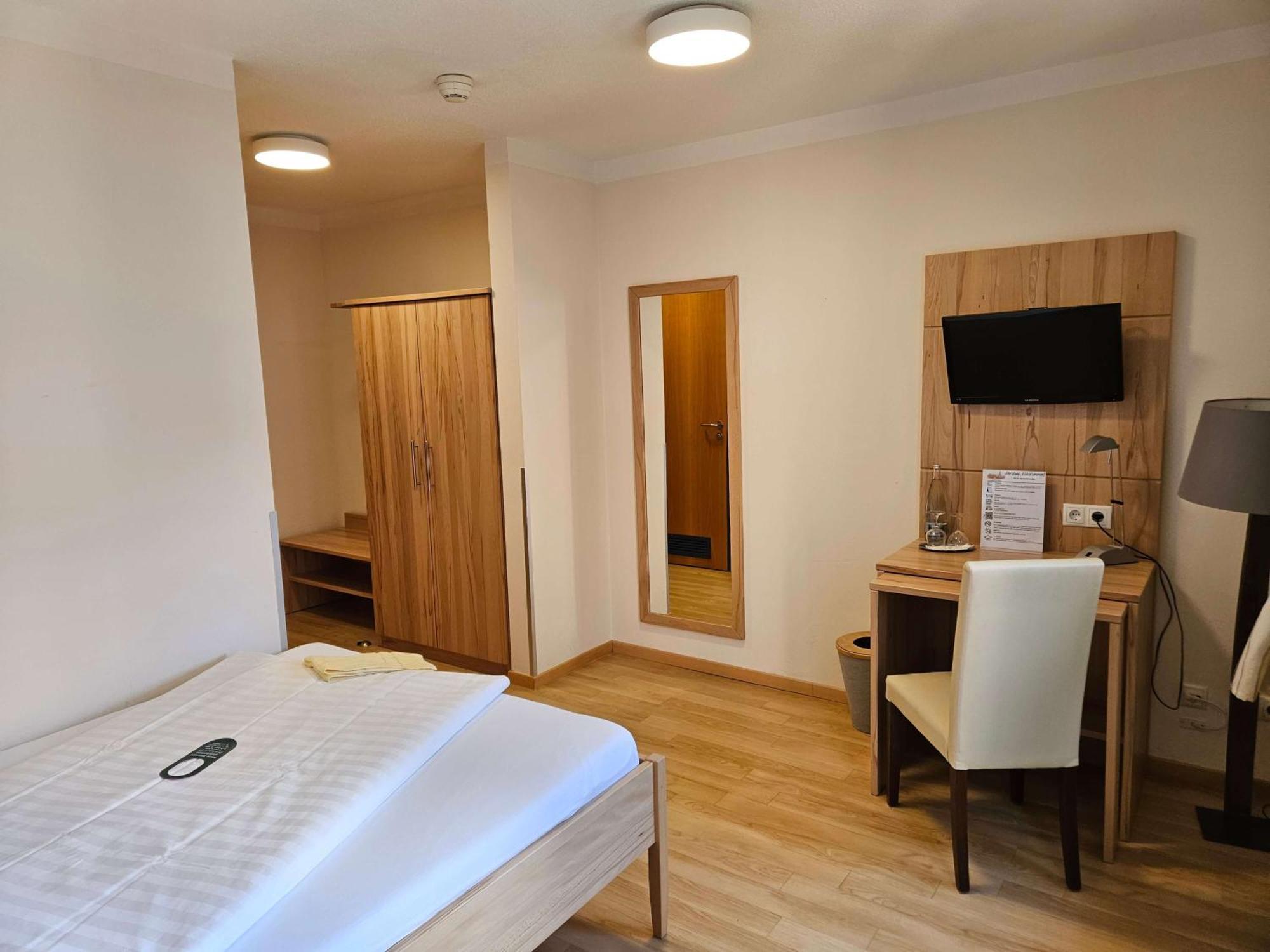 Hotel & Cafe Ritter Von Boehl Deidesheim Luaran gambar